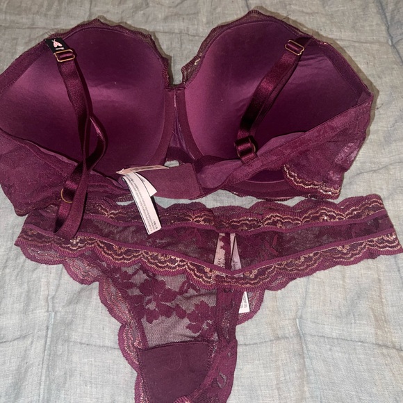 NWT Victoria’s Secret Lingerie Set - Picture 2 of 7